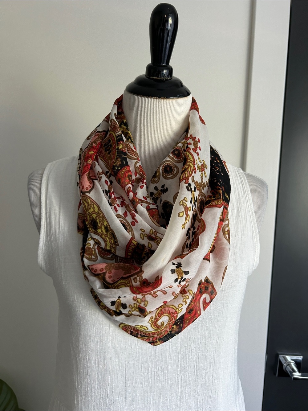 🍁🍂Fall polyester Elegant Paisley Silk-Feel Scarf - rust white Black & Gold